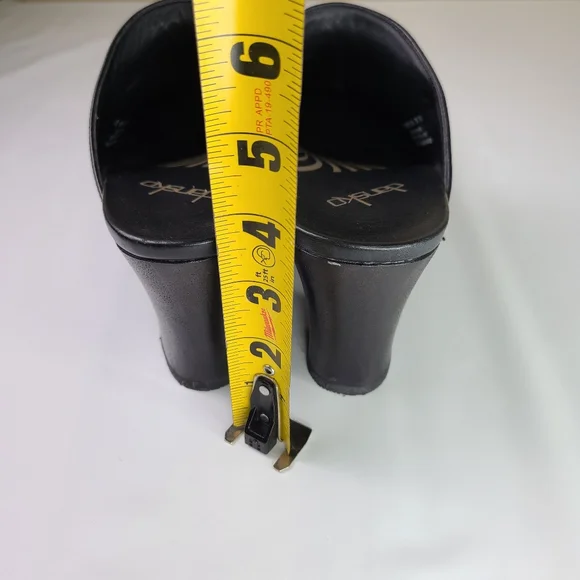 Dansko Black Leather Studded Clog Heels Slip On Size 10 - Picture 6 of 8